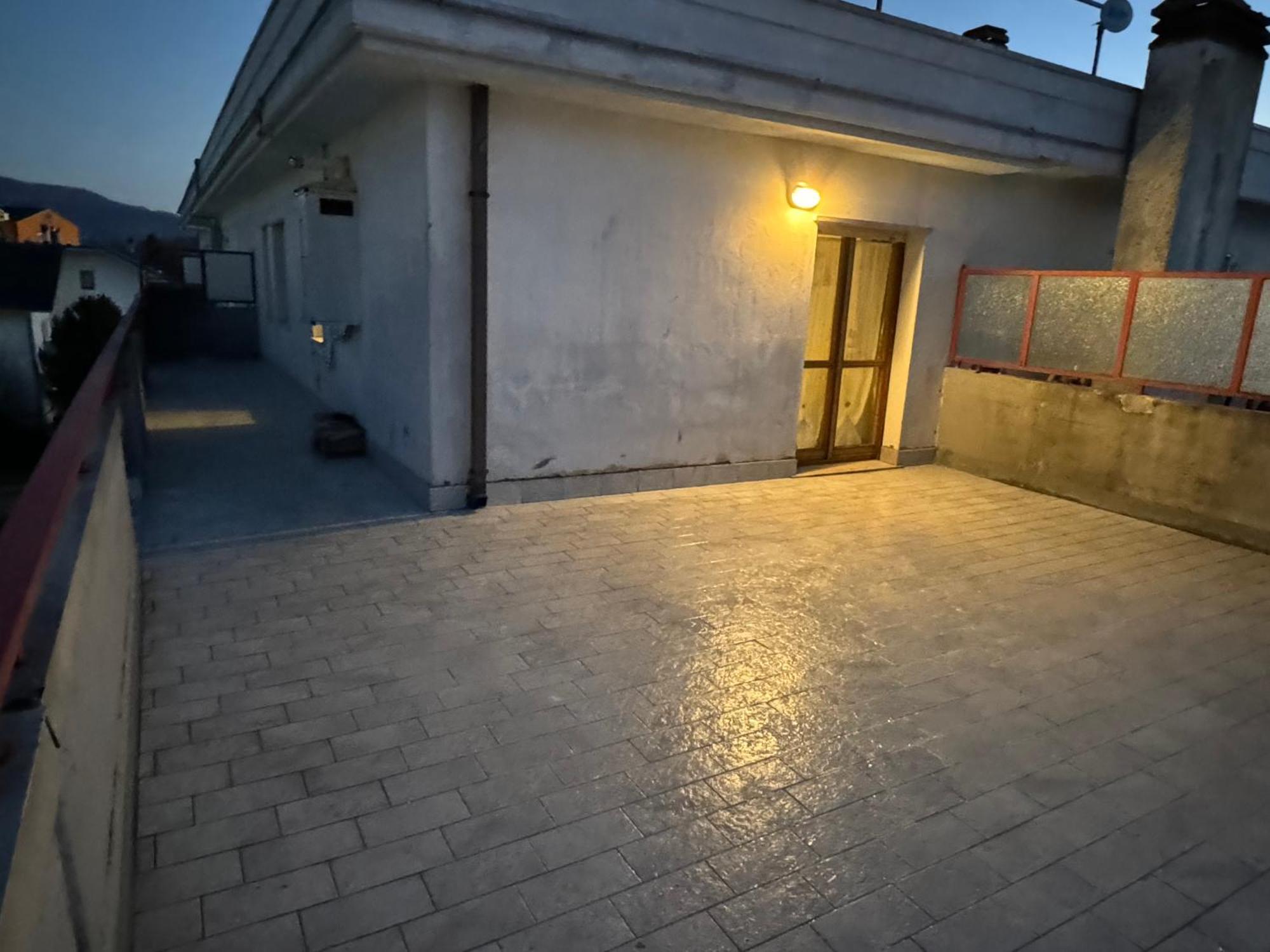 Apartmán Attico - Terrazza Su Castello Castel Di Sangro Exteriér fotografie